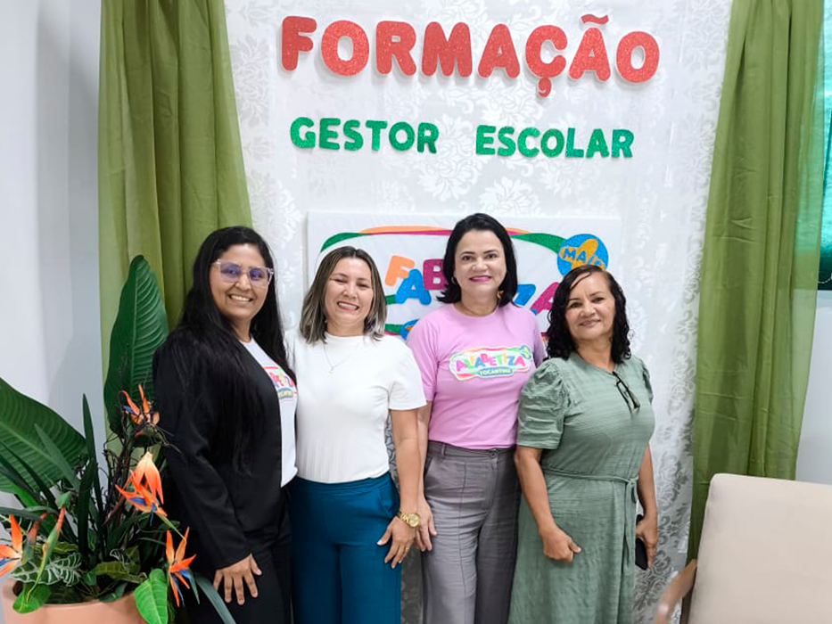 Professores de Pequizeiro participam de capacitação regional do Programa Alfabetiza Mais Tocantins