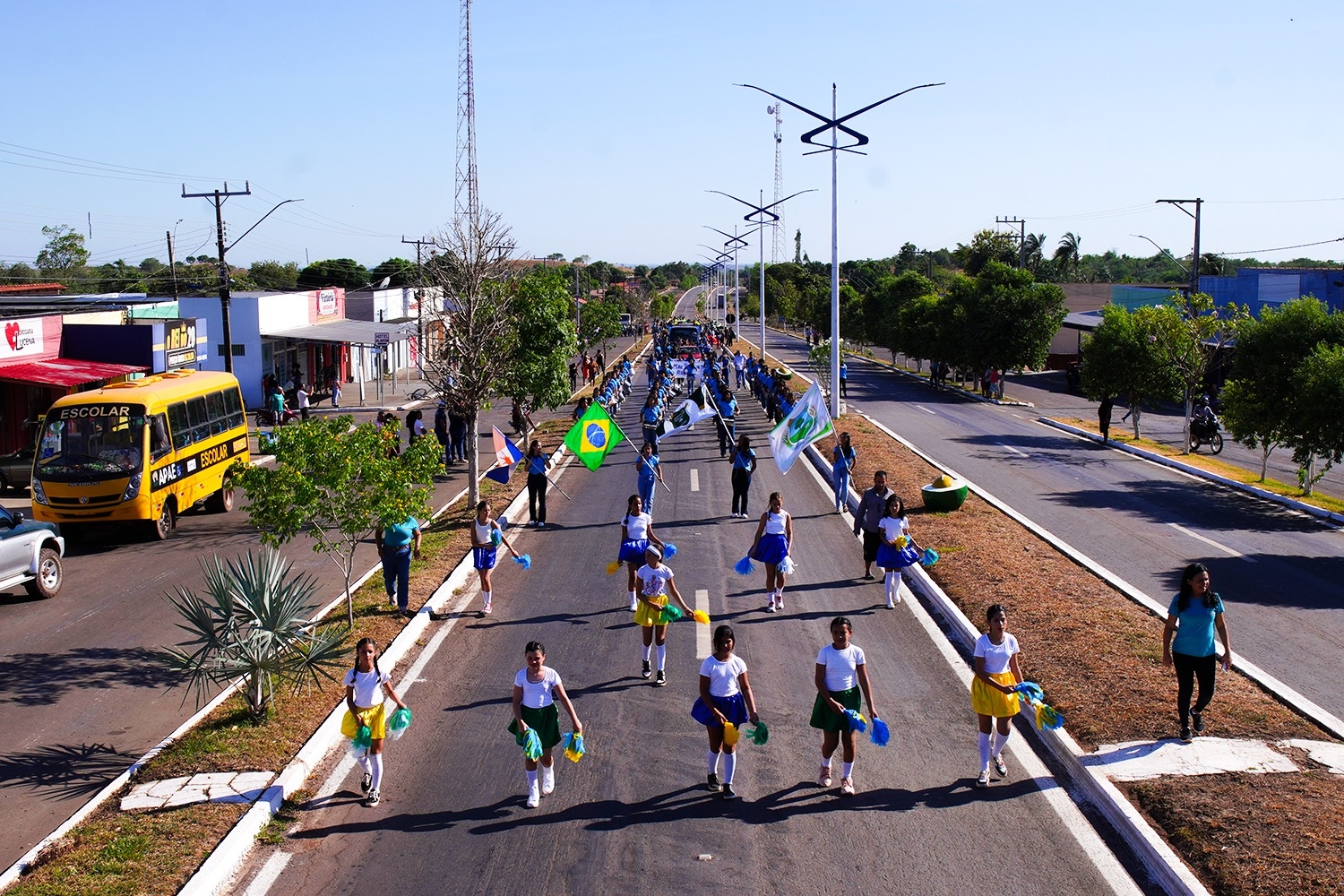 Prefeitura de Pequizeiro, por meio da Secretaria Municipal de Educação, realiza Desfile Cívico em comemoração ao Dia da Independência do Brasil