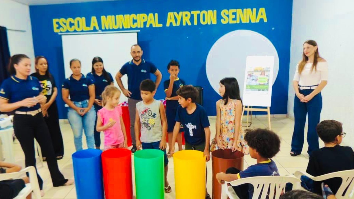 Palestra sobre lixão e seus impactos ambientais é realizada em Pequizeiro