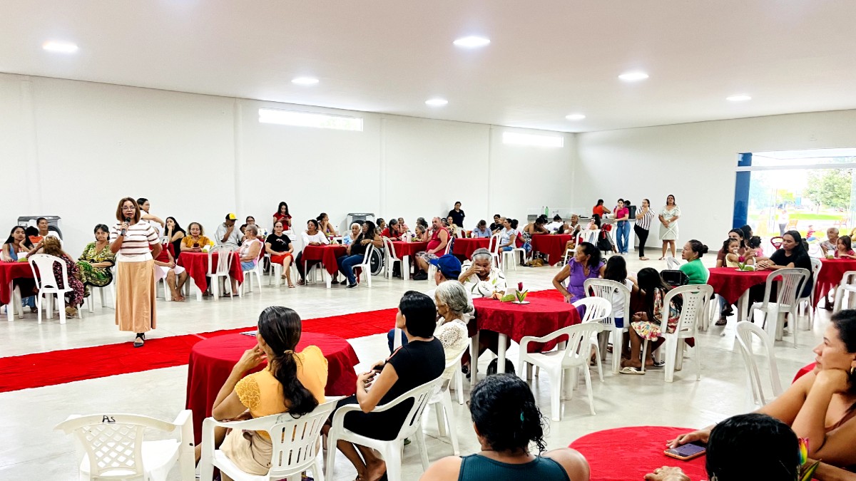 Mulheres do Serviço de Convivência celebram o Dia da Mulher em noite especial promovida pela Assistência Social