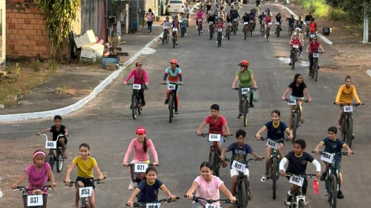 Secretaria Municipal de Educação e Diretoria Municipal de Meio Ambiente realizam Pedalada Ecológica em Pequizeiro
